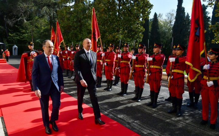 İlham Əliyev albaniyalı həmkarını Azərbaycana rəsmi səfərə dəvət edib