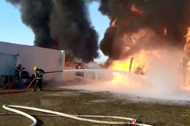 Səngəçalda güclü yanğın: 50 ton dizel, yük maşını, kafe...