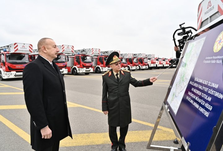 Prezident yeni alınmış xüsusi təyinatlı texnikalar və təcili tibbi yardım maşınları ilə tanış oldu