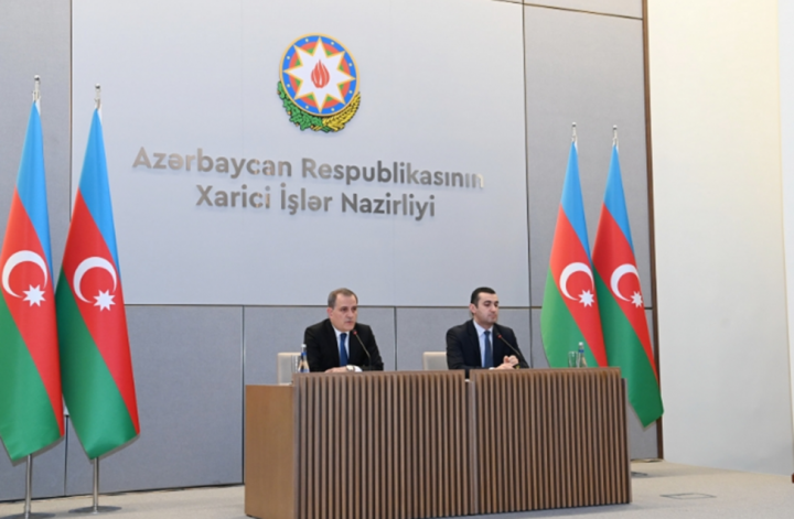 Ceyhun Bayramov xarici diplomatlara Şuşa-Xankəndi yolundakı vəziyyətdən danışdı və çağırış etdi -