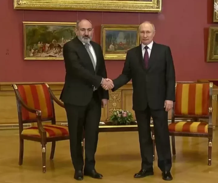 Putin Paşinyanla Laçın dəhlizini müzakirə etdi -
