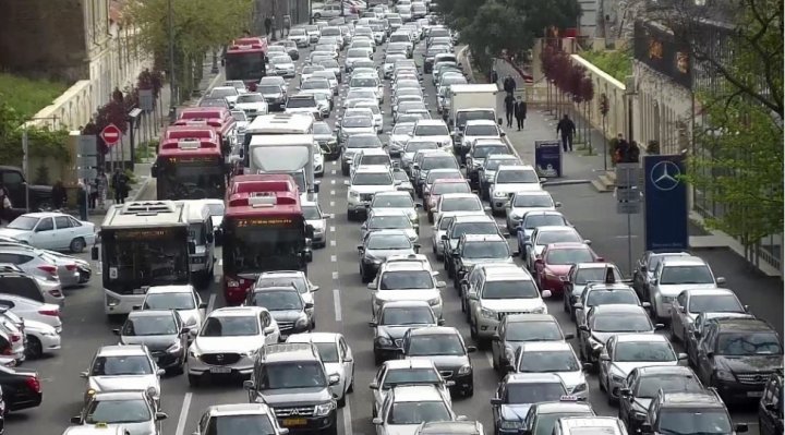 Yol Polisindən Bakı sürücülərinə müraciət  -