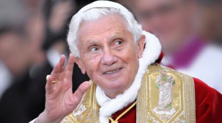 "Papa XVI Benediktin dəfn mərasimi yanvarın 5-də keçiriləcək" -