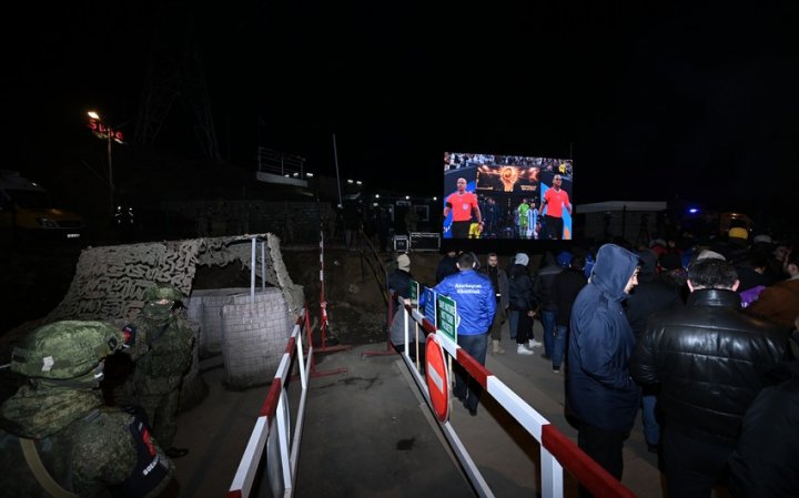 Xankəndi-Laçın yolunda nümayişçilər və sülhməramlılara DÇ-2022-nin finalını izləmək üçün şərait yaradılıb