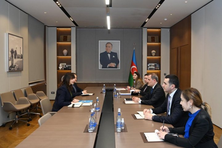 Ceyhun Bayramov BMT-nin ölkəmizdəki rezident əlaqələndiricisi ilə görüşüb