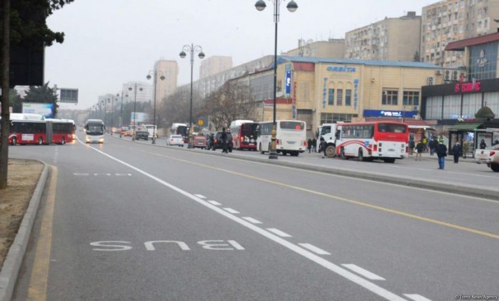 Yol polisi avtobus zolaqları ilə bağlı sürücülərə müraciət edib