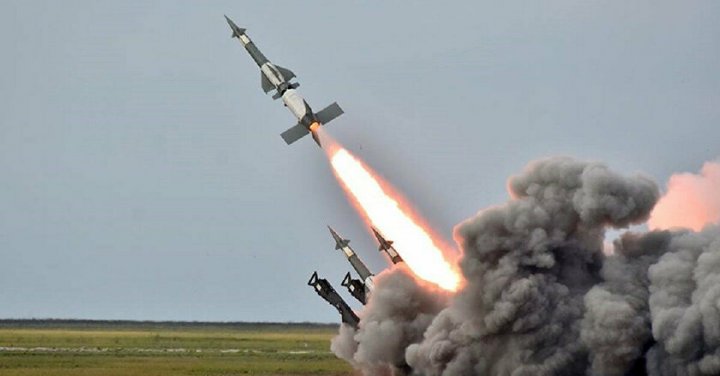 Ukraynaya 60-dan çox raket atıldı