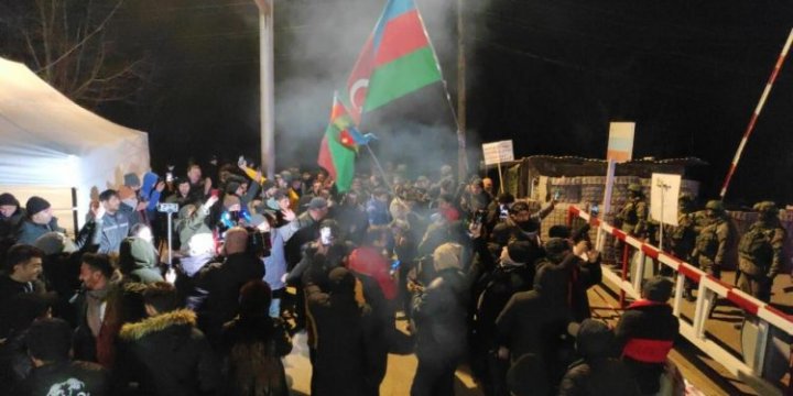 Laçın - Xankəndi yolundakı etiraz aksiyası davam edir -