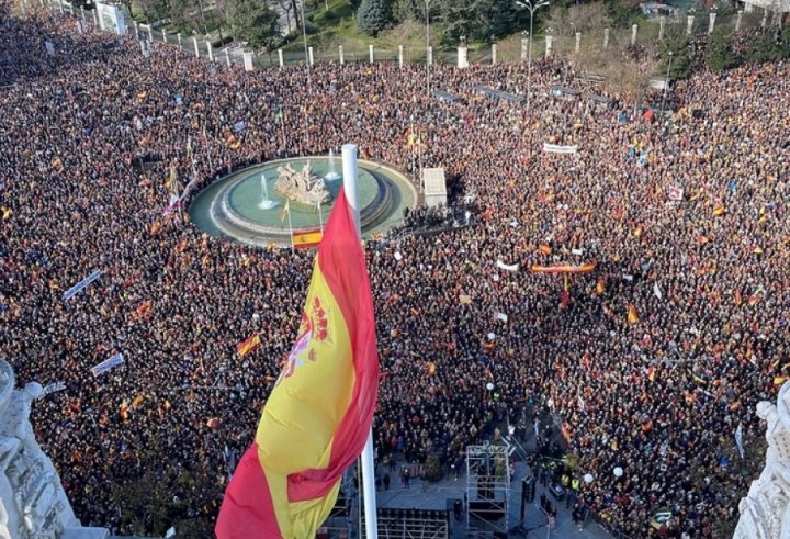 Madriddə 30 mindən çox insan hökumətə etiraz aksiyasına çıxıb
