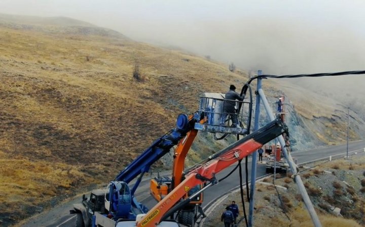 “Azərişıq” Kəlbəcərdəki hərbi hissələri elektrik enerjisi ilə təchiz edib