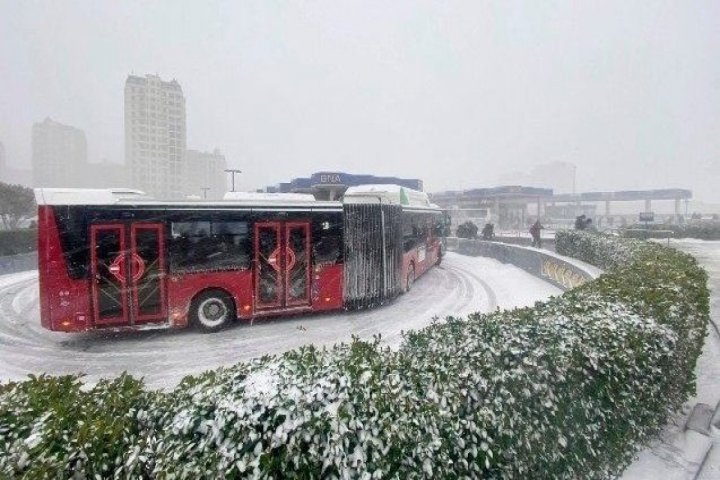 Sıxlığa görə 187 avtobus ünvana gecikir