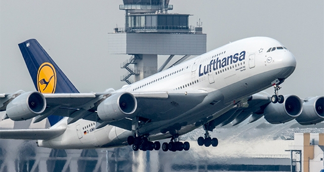 Almaniyadan Qazaxıstana uçan təyyarə Bakı aeroportuna təcili eniş etdi və...