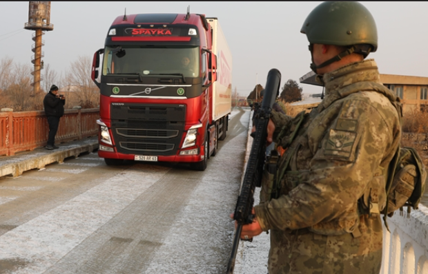 Türkiyə-Ermənistan sərhədi 35 ildən sonra ilk dəfə açıldı