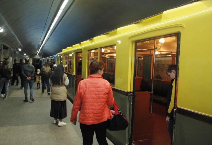 Bakı metrosunda retro vaqonlar nümayiş etdirilir