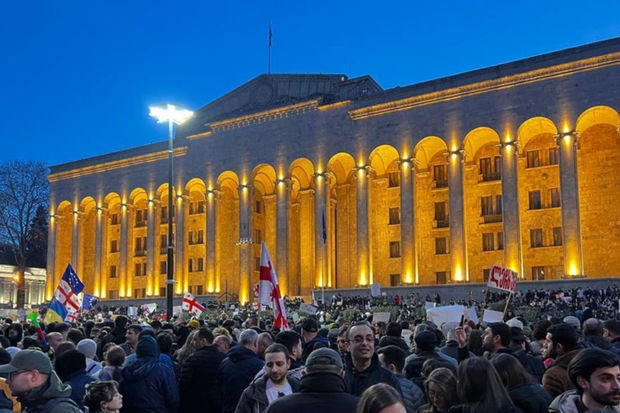 Gürcüstan parlamenti “Xarici agentlər haqqında” qanun layihəsini geri götürdü -