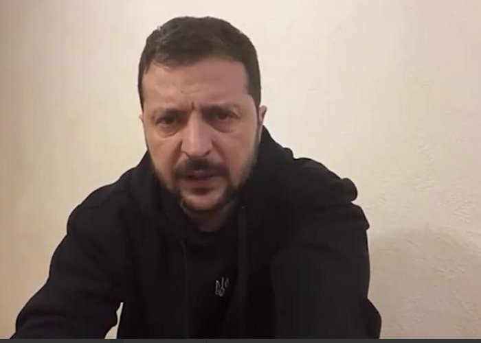 İngilislər Zelenskini şokoladla zəhərləmək istəyiblər? -