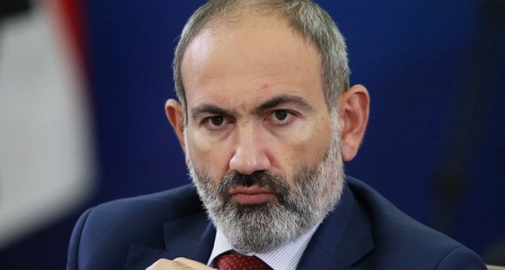 Paşinyan Müdafiə Nazirliyinin binasındadır