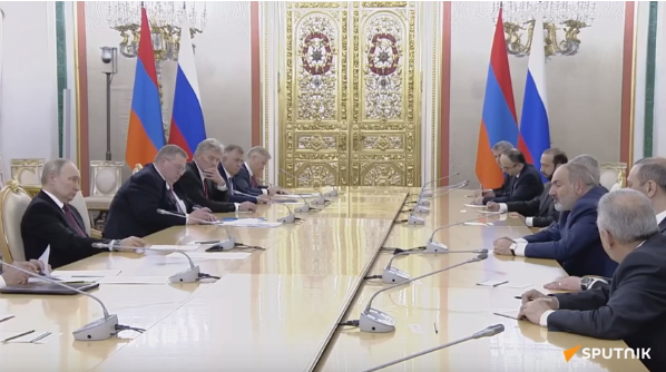 Moskvada Putinlə Paşinyan arasında görüş olub