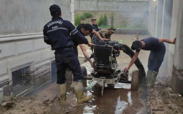 Sədərəkdə evlərə yağış suları dolub