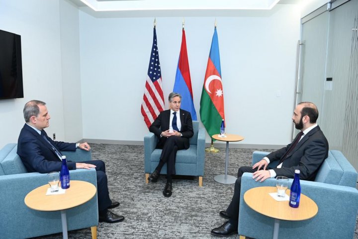 Blinkenin iştirakı ilə Azərbaycan və Ermənistan XİN rəhbərlərinin görüşü olub -