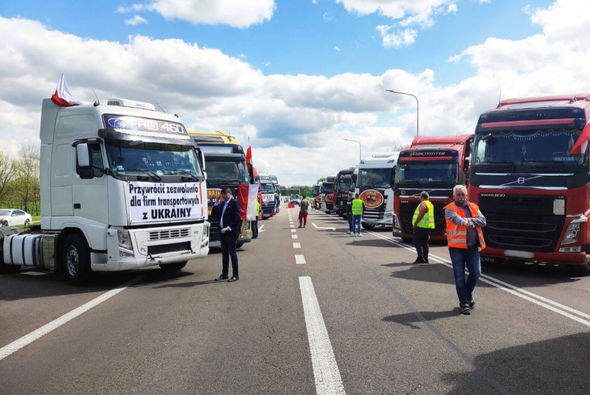 Polşa yükdaşıyanları Ukrayna ilə sərhəddə yolu bağladılar -