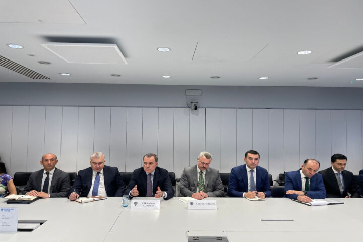 Ceyhun Bayramov "Chatham House"da sülh gündəliyi barədə məlumat verib