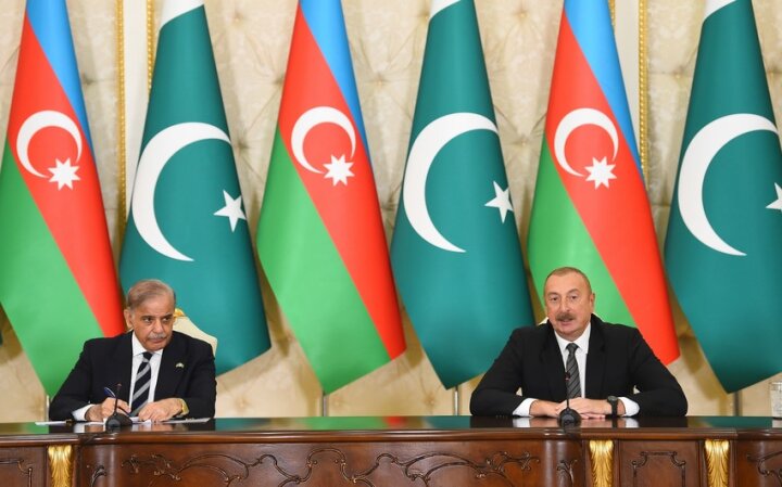 İlham Əliyev və Məhəmməd Şahbaz Şərif mətbuata bəyanatlarla çıxış ediblər