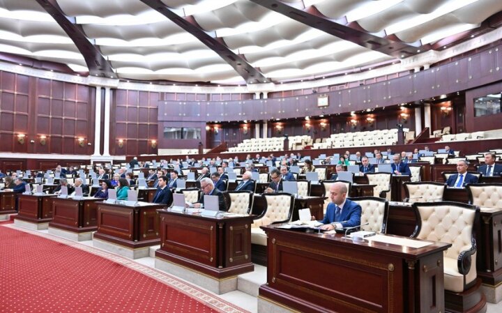 Parlamentin iclasında Gədəbəy hadisələri ilə bağlı məsələ qaldırılıb -