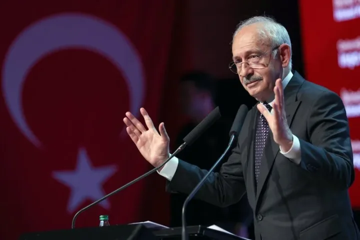 CHP lideri Kılıçdaroğlu bütün müşavirlərini işdən çıxardı