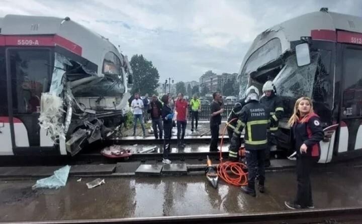 Türkiyədə iki tramvay toqquşub