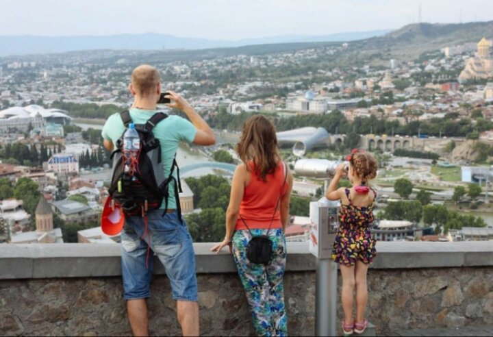 Rusiyadan Gürcüstana gələn turistlər çətin vəziyyətə düşüblər -