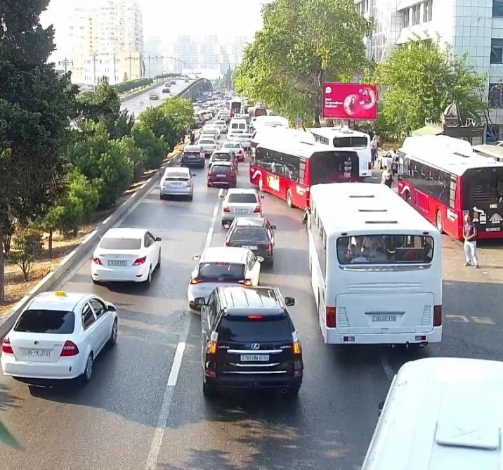 Bakının bu yollarında sıxlıq var