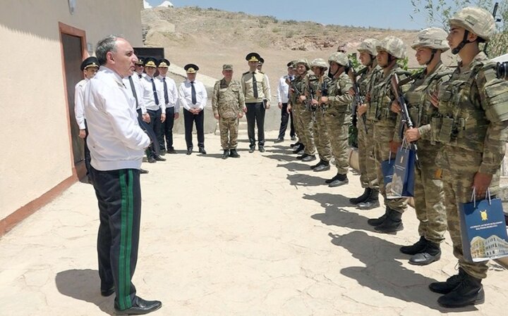 Baş prokuror Naxçıvanda hərbi qulluqçularla görüşüb -