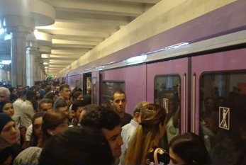 Metroda qatarda nasazlıq yarandı -