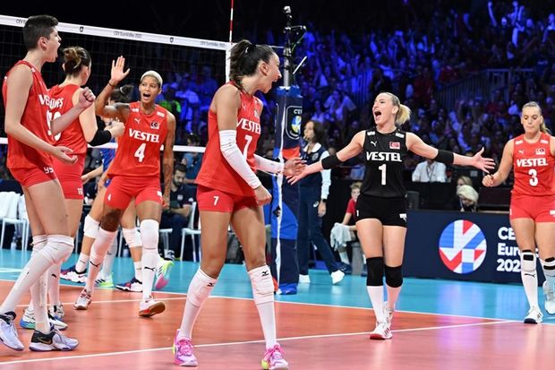 Türkiyənin voleybol millisi Avropa çempionu oldu