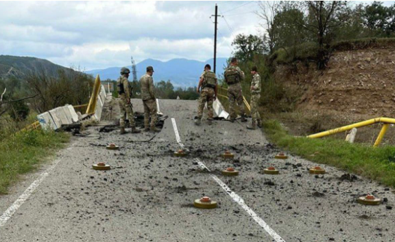 Ağdərədən çıxan ermənilər yolu minalayıblar