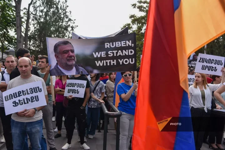 İrəvanda Bakının həbs etdiyi Ruben Vardanyana dəstək aksiyası keçirilir