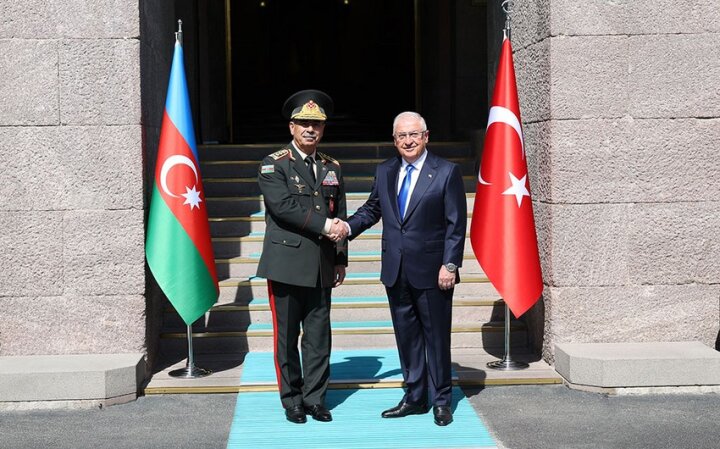 Yaşar Güler antiterror tədbirlərinin uğurla başa çatması münasibətilə Zakir Həsənovu təbrik edib