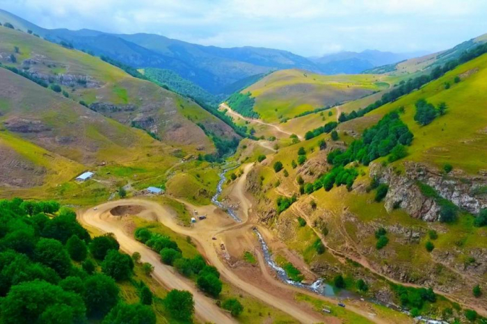 Qarabağ və Şərqi Zəngəzurda daha 12 yol layihəsi başa çatdırılacaq