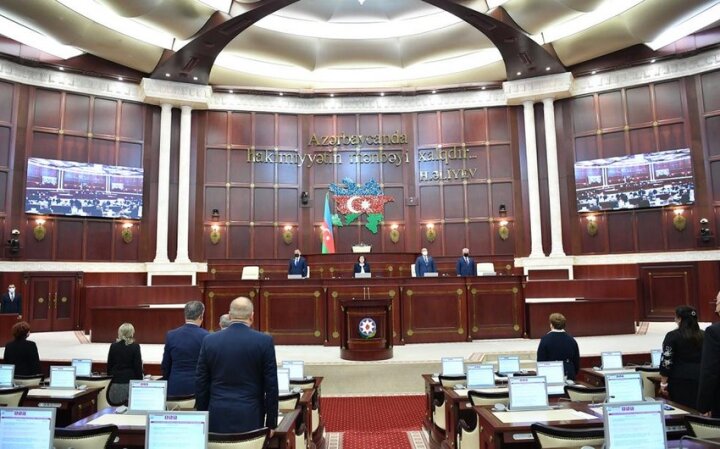 Milli Məclisin payız sessiyasının ilk plenar iclası keçirilir –