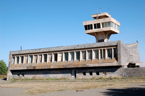 Ermənistan Azərbaycanla sərhəddəki bu aeroportu bərpa edir