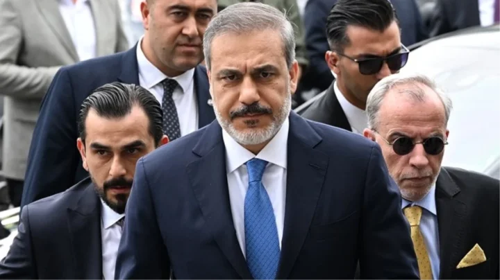 Hakan Fidan Berlinə gedir Hakan Fidan Berlinə gedir