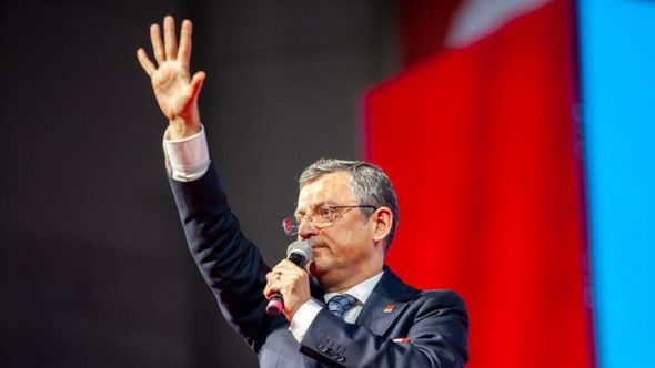 Türkiyədə ana müxalifət partiyası CHP-nin yeni sədri Özgür Özel oldu –