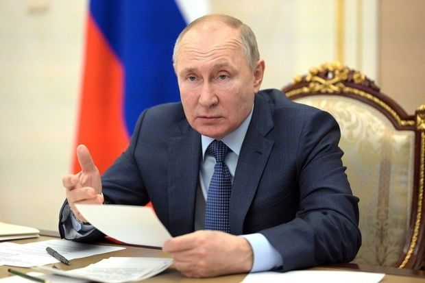 Putin: Demoqrafik problem təkcə müavinətlərlə həll edilmir!