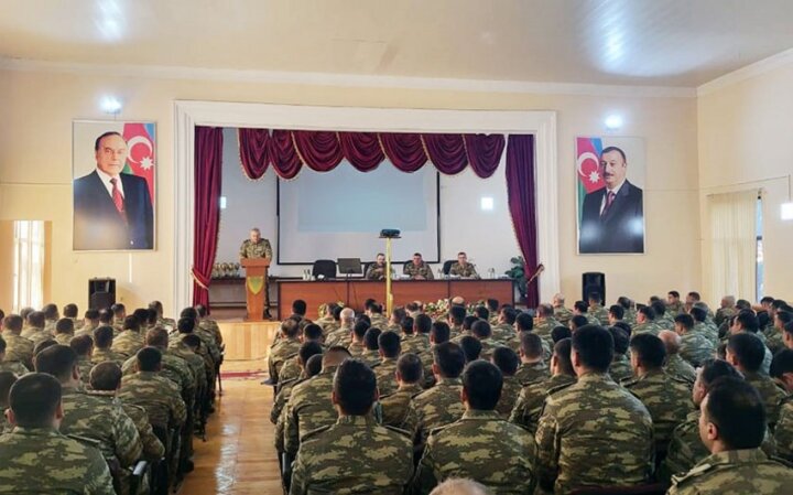 Azərbaycan Ordusunda ilin yekununa dair iclaslar keçirilib