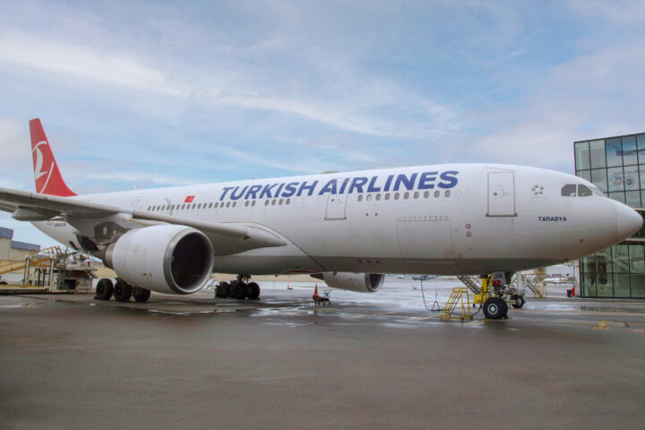 “Turkish Airlines” şirkətinin təyyarəsi Bakıda təcili eniş edib