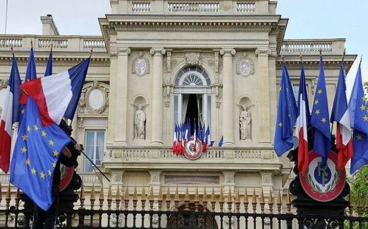 Rəsmi Bakı Parisə nota verdi