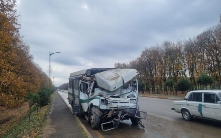 Masallıda ağır yol qəzasında xəsarət alan 17 nəfərin adları məlum olub -