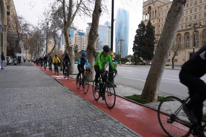 Bakıda velosiped yollarının salınmasına başlanılıb