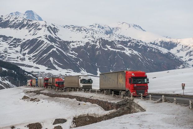 Gürcüstandan Ermənistan və Türkiyəyə gedən yollar yük maşıları üçün bağlandı